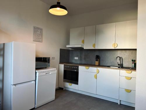 2 Schlafzimmer-Balkon-Küche-Parkplatz-Designerbad, Lipsk (zdjęcie 3)