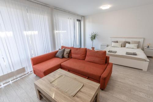 Spacious Terrace Apartment with free private parking, Praha (fotografie 3)