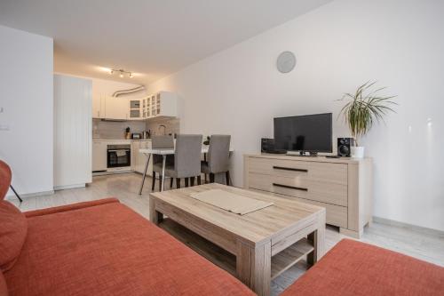Spacious Terrace Apartment with free private parking, Praha (fotografie 7)
