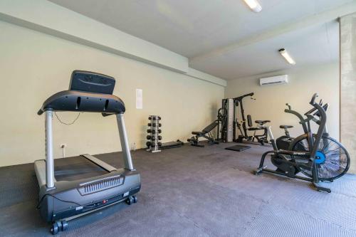 One-Bedroom Apartment image 9