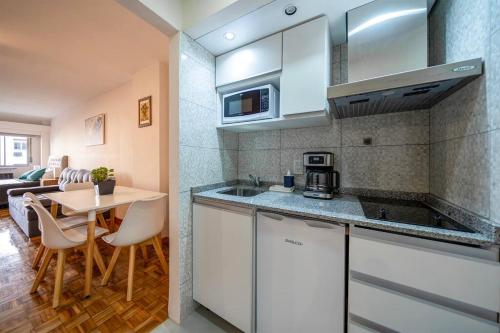 Amplio y luminoso monoambiente en el centro, Buenos Aires (fotografie 5)