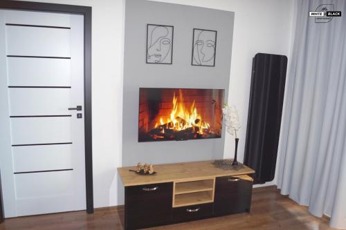 White & Black Apartament