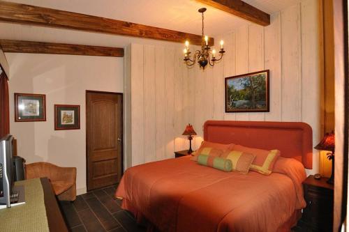 Cabin at Los Titos Coffee Farm in Turrialba