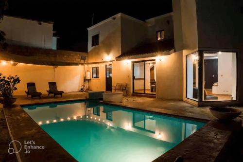 Casa Juarez: Great 4BR house w/ POOL & GAMES, perfect for Parties & Family in La Paz, Mexico