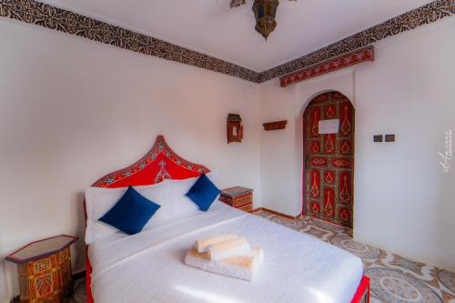 Double Room with Private External Bathroom image 10