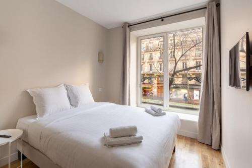 Modern Open-Air Apartment near Montmartre - image 8