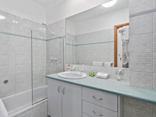 Yarrawonga Lakeside Apartment 44