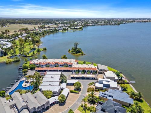 Yarrawonga Lakeside Apartment 44