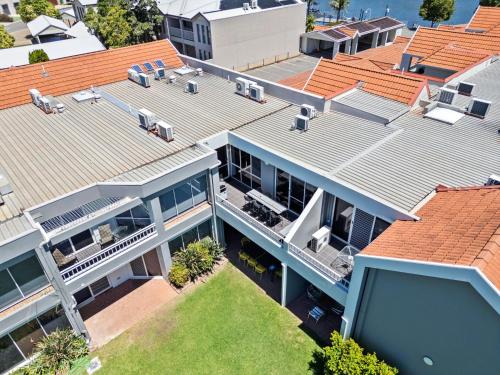 Yarrawonga Lakeside Apartment 44