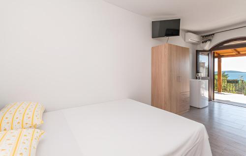 Studio with Terrace and Sea View image 5