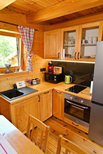 dapur, Family-friendly house with hot tub Mihalic Selo, Karlovac - 22351 in Duga Resa