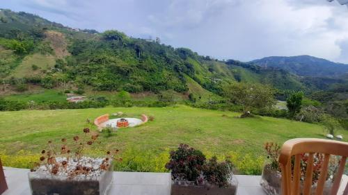 AZAHARES HOTEL Y CAFE in Tesorito