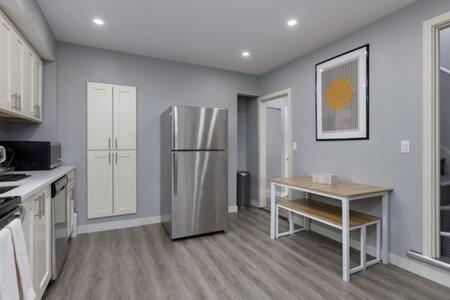 Spacious 4 BR House in Park Drive in Vancouver, Canada