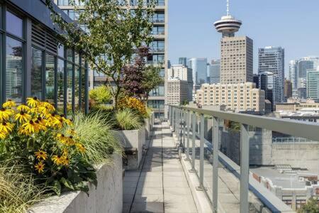 1BR Stunning view in DT Gastown in Vancouver, Canada