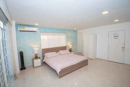 Triple Room with Sea View image 1