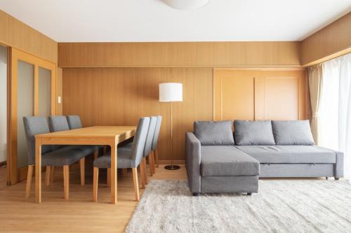 A Marvelous Blend of Tradition and Modernity, Independent 1st-floor Suite, Accommodates Up to 10 Guests!, Tokyo