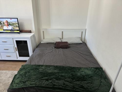 Great 5-Bed Wembley Home 25min from Central London - image 12