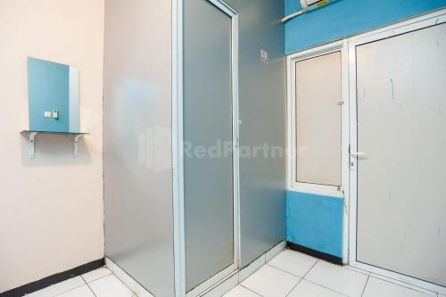 Foto - J&B Rooms Pramuka Jakarta Mitra RedDoorz