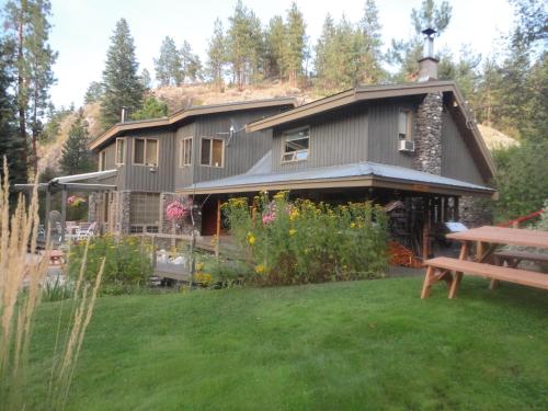 Mountain Springs Nature Retreat in Kaleden, Canada