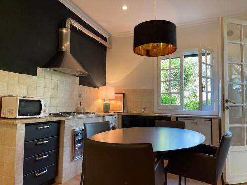 Delightful stylish house with private garden close to downtown in Monte Porzio Catone