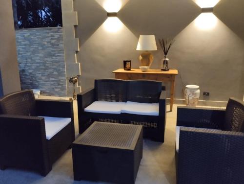 Delightful stylish house with private garden close to downtown in Monte Porzio Catone