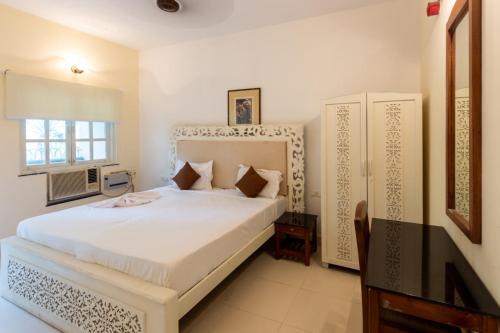 White Stay 2bhk in Candolim - Quirkystays