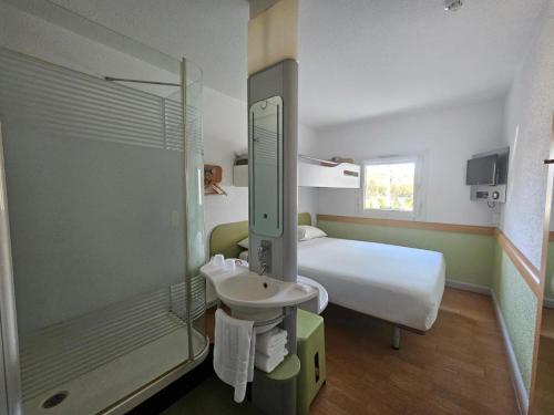 Bathroom, SUN1 Edenvale in Germiston