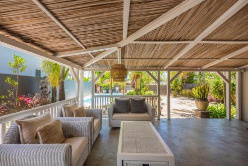 Quaint 4-Bedroom Cottage in a fishing village