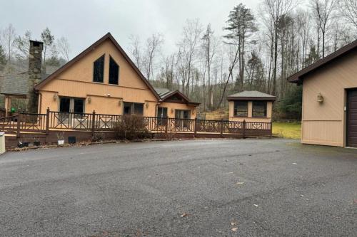 Tunkahannock Creek Cabin