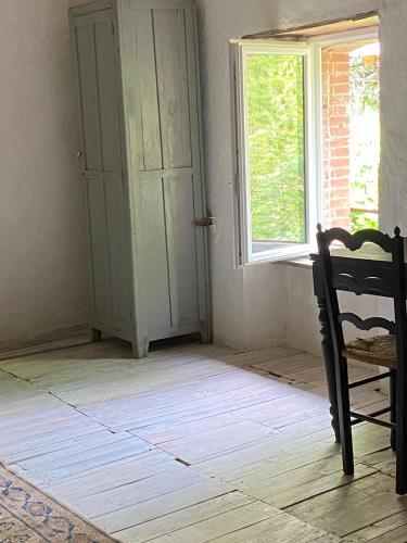Iekārtas, La Maison dans la forêt (La Maison dans la foret) in Ferrières (Midi-Pyrenees)