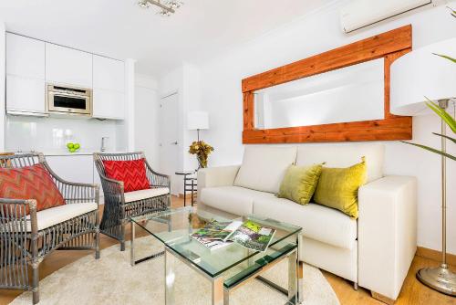 One-Bedroom Apartment image 7