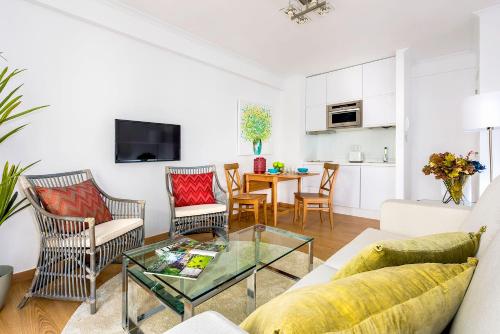 One-Bedroom Apartment image 9
