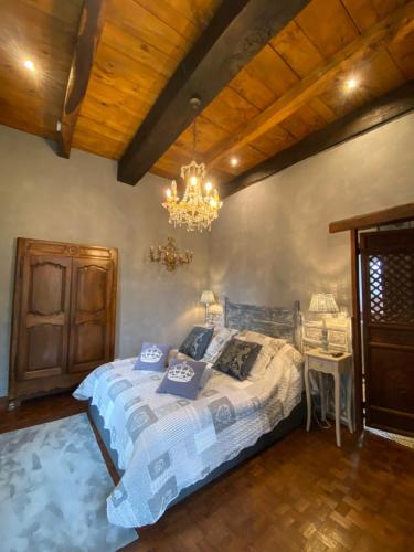 1 queen bed
