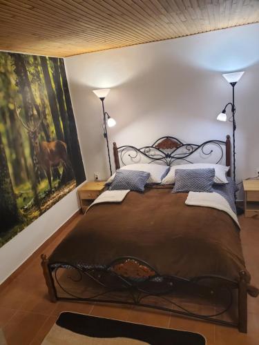 2 bedrooms, 3 beds