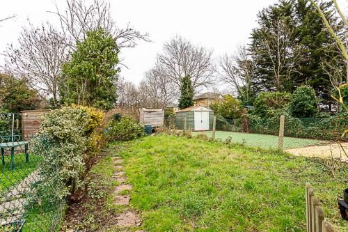 Modern and Spacious Colliers Wood Home