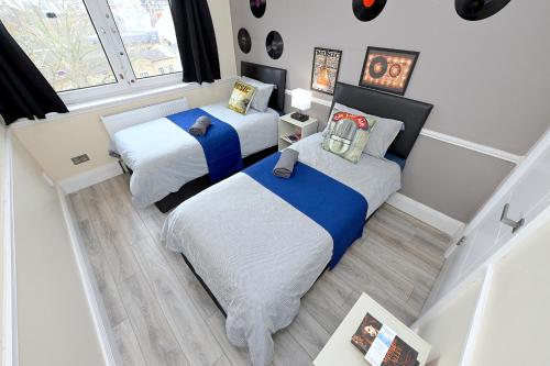 SUPERB 4 BEDROOM FLAT in THE HEART OF CAMDEN TOWN, Londýn (fotografie 5)