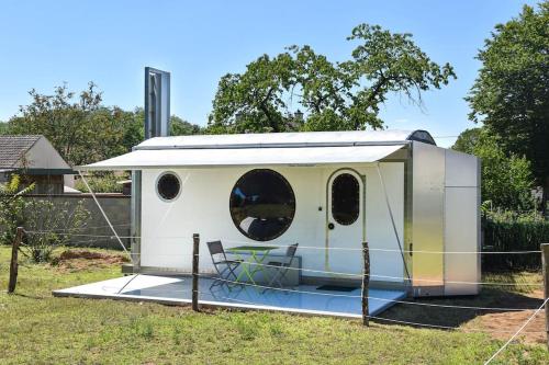 Tiny House sCarabane Jacuzzi à la campagne - Location saisonnière - Sassenay