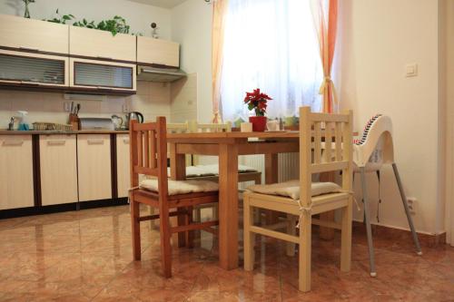 Apartmán L M (Apartman L M) in Kajov