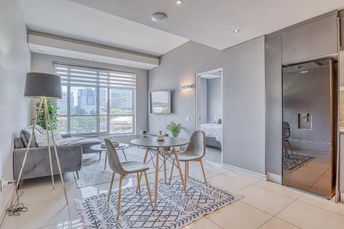 Luxurious One Bedroom Apartment - Capital On Park - Johannesburg