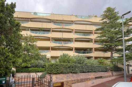 One Bed Apt in the center of Cannes - 2198 - image 3