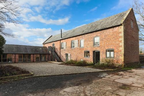 The Barn at Plas Ashpool Sleeps 8