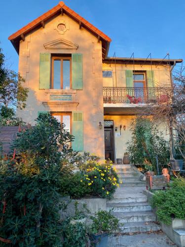 Maison entière avec un grand jardin à 15 min du centre en transports: bienvenue à QG Marseille ! - Location, gîte - Marseille