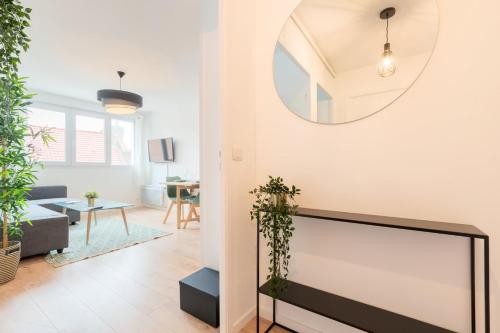 Lille, Fully-equipped Apartment With Parking Space - Lille