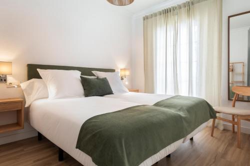 Magno Apartments Ave María, Seville