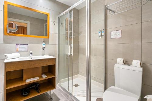 One-Bedroom Apartment image 8