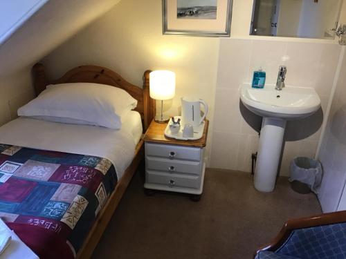 The Royal Crown Guest House - image 6