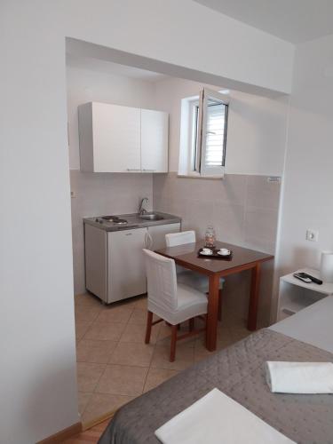 Apartments Rose Loboja - image 14
