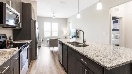 Landing Modern Apartment with Amazing Amenities ID8783X97 in Jacksonville, USA