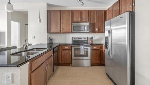 Landing Modern Apartment with Amazing Amenities (ID7325X38) in Lone Tree (CO)