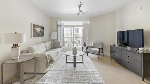 Landing Modern Apartment with Amazing Amenities (ID7325X38) in Lone Tree (CO)